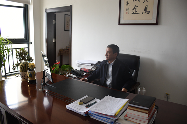 甘肅建投新區(qū)公司組織全體干部觀看紀(jì)念馬克思誕辰200周年大會(huì)