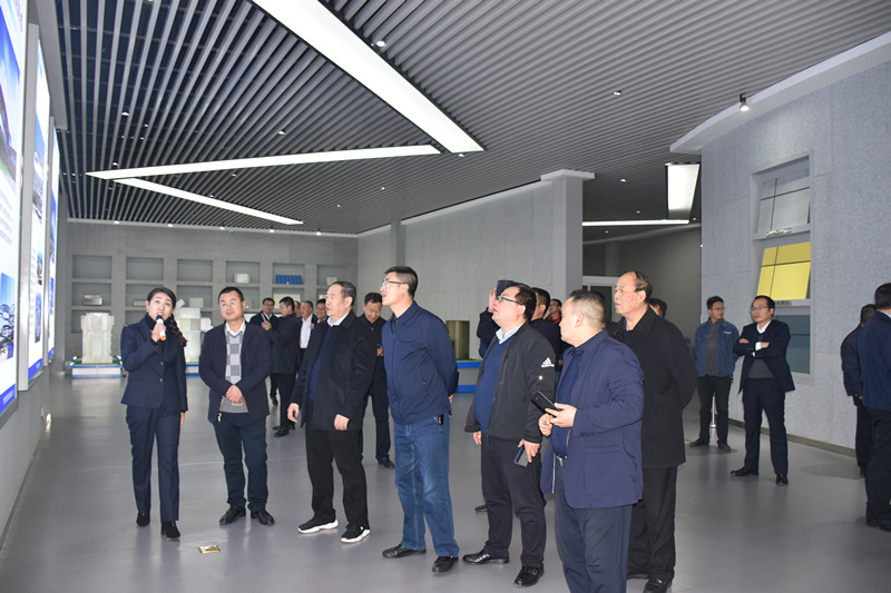 延安高新技術(shù)產(chǎn)業(yè)開發(fā)區(qū)管委會一行參觀甘肅建投蘭州新區(qū)項目